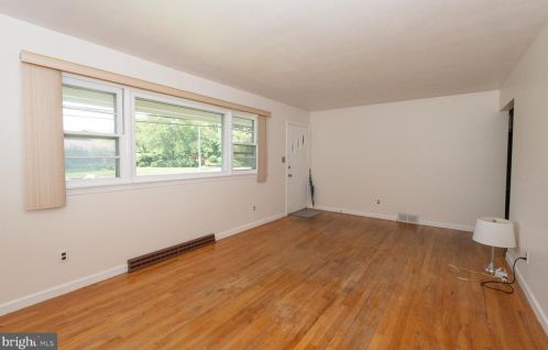 3813 Quakerbridge Rd, Trenton, NJ 08619-1002