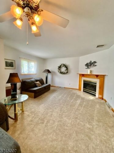 73 Lawrence Dr, Hackettstown NJ  07840-2525 exterior