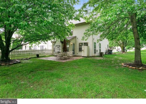 8 Fox Meadow Cir, Erial, NJ 08081-1101