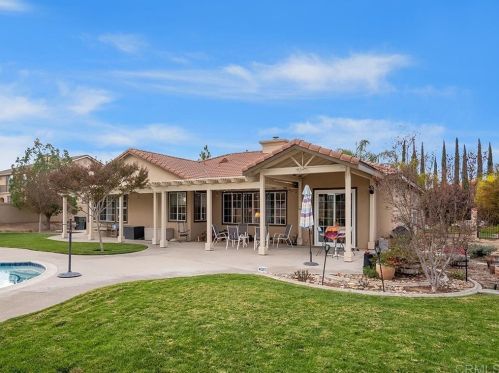 5932 Speyside Rd, Riverside CA  92507-8475 exterior