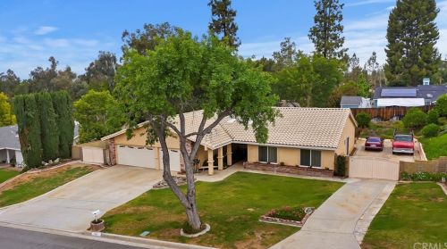 1181 Tiger Tail Dr, Riverside CA  92506-5423 exterior