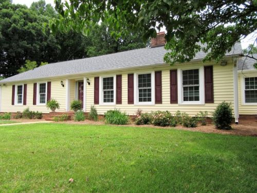 3701 Princeton Dr, Gastonia, NC 28056-8827