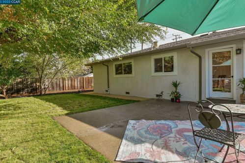 1374 Washington Blvd, Concord CA  94521-4002 exterior