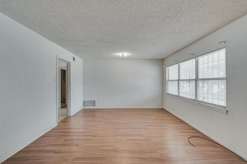 234 Cherry Pt Dr, Dallas TX  75232-3629 exterior