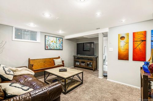 2800 Poplar St, Denver CO  80207-2945 exterior