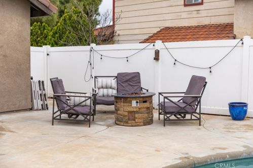 11568 Freedom Trl, Riverside CA  92503-5066 exterior