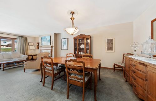 229 58th St, Willowbrook IL  60514-1711 exterior