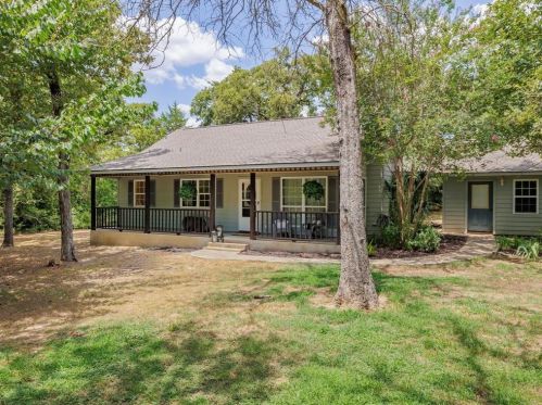 1221 Walch Ln, Leo, TX 78947-4932