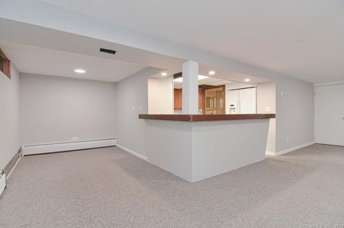 4 Clark Pl, Quaker Hill CT  06375-1204 exterior