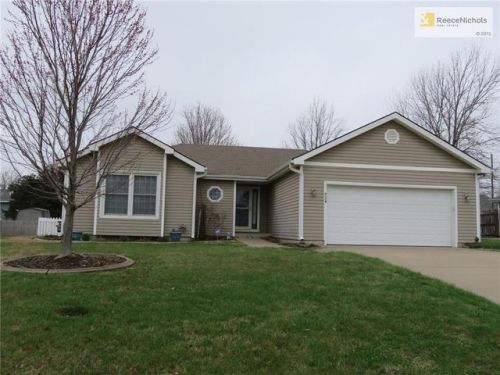 924 Hemlock St, Ottawa, KS 66067-1656