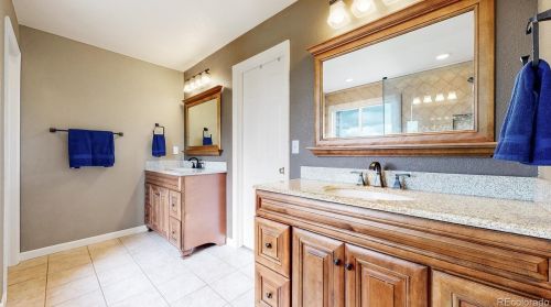 7232 Oak Hl, Aurora CO 80016-2061 exterior