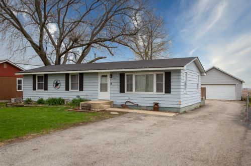310 Maple St, Mcgirr, IL 60556-7216