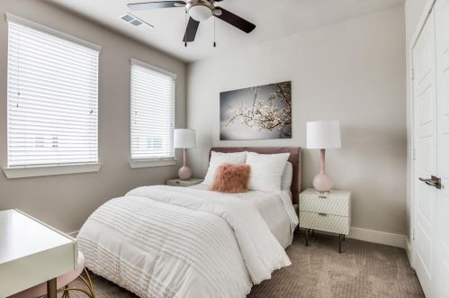 401 Templeton Dr, Fort Worth TX  76107-2252 exterior