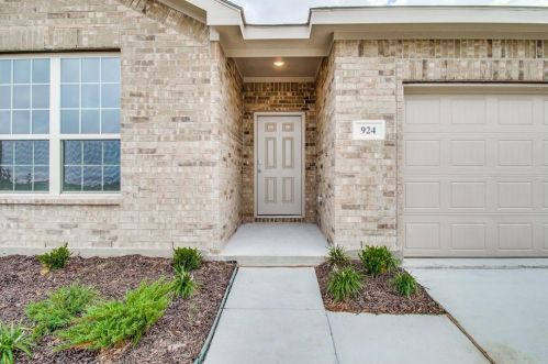 924 Billups Cir, Van Alstyne, TX 75495-3385