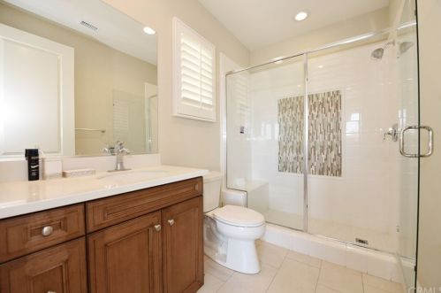 106 Long Fence, Irvine CA  92602-1807 exterior