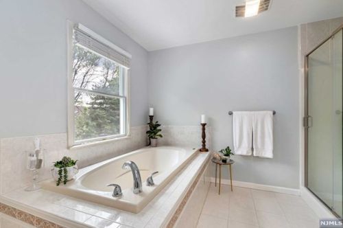 4 Morgan Ct, Dover NJ  07869-1445 exterior