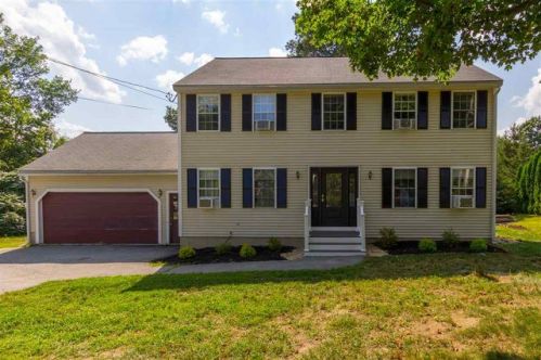 1 Spaulding Hill Rd, Pelham, NH 03076-3219