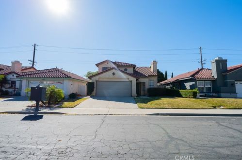 561 Manzanita St, Rialto, CA 92376-7482