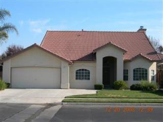 801 Pistachio Ave, Clovis, CA 93611-6285