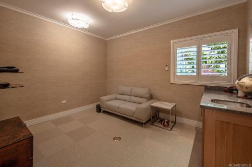 445 Maono Loop, Honolulu HI  96821-2526 exterior