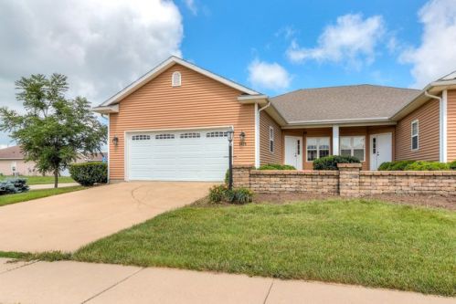 3326 Boulder Ridge Dr, Champaign, IL 61822-2411