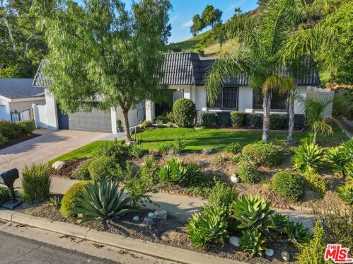 21237 Lighthill Dr, Topanga, CA 90290-4440
