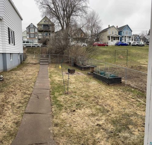 16 7th St, Duluth, MN 55805-1235