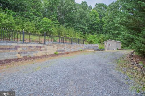 116 Solomons Ct, Hedgesville WV  25427-3723 exterior