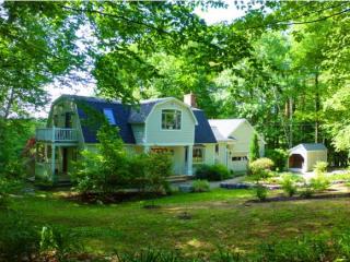 178 Meeting House Ln, Brattleboro, VT 05301-8986