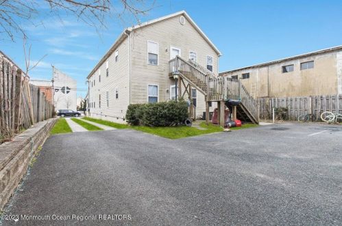 1317 Washington Ave, Tinton Falls NJ 07701-5760 exterior