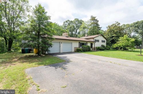210 Pine Ave, Severna Park, MD 21146-3240