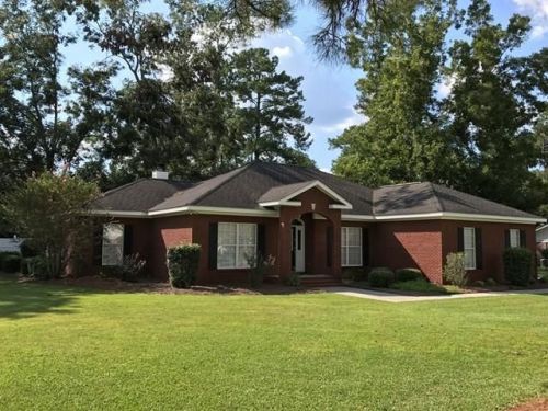 2409 Red Oak Dr, Waycross, GA 31501-7633