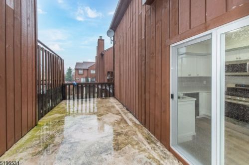 142 Nottingham Sq, Hackettstown NJ  07840-4236 exterior