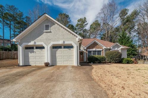 704 Overhill Ct, Holly Springs, GA 30189-2577
