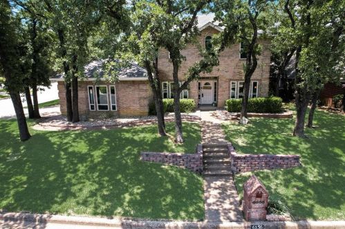6856 Rolling Ridge Dr, Fort Worth TX  76182-7018 exterior