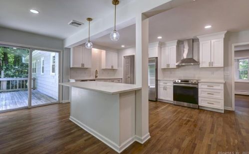34 Brookwood Ln, Huntington CT  06484-2051 exterior