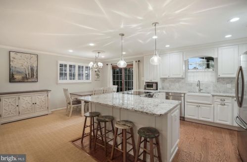 5307 Oldcastle Ln, Springfield, VA 22151-1931