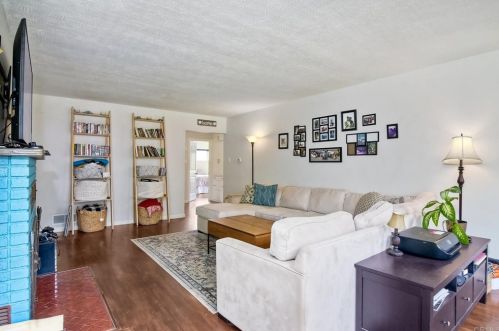 237 Ardys Pl, Vista CA  92084-5118 exterior