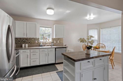 23 Grant Way, Princeton NJ  08540-1667 exterior