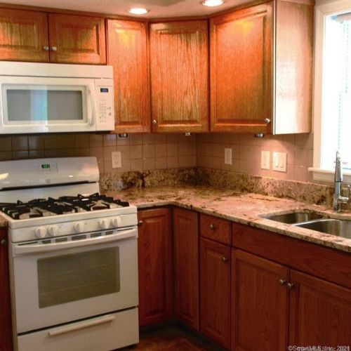 33 Crescent Ave, Niantic CT  06357-3033 exterior