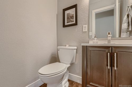 6218 Niagara Ct, Englewood CO 80112-1011 exterior