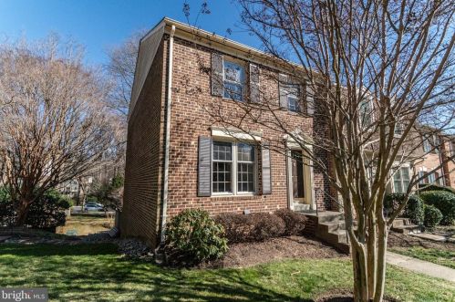 7842 Butterfield Ln, Annandale, VA 22003-1548