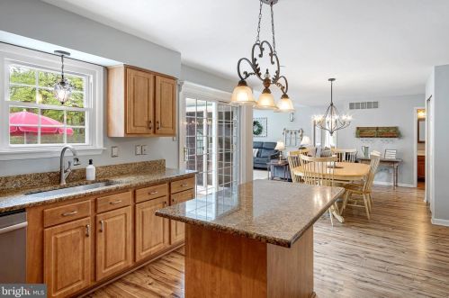 15 High Meadows Dr, Harrison Township, NJ 08062-9462