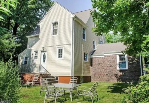 52 Gilbert Pl, Town Center, NJ 07052-3949