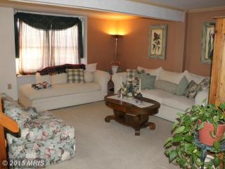 9111 Turtle Dove Ln, Gaithersburg MD  20879-1852 exterior