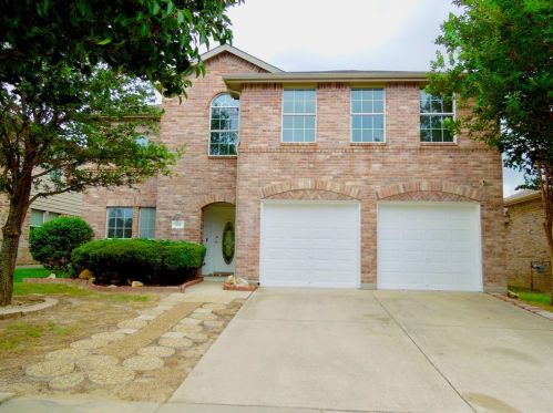 9216 Oldwest Trl, Fort Worth, TX 76131-3114