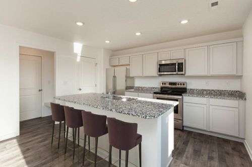 1218 Legacy Pointe Blvd, Joliet, IL 60431-7325