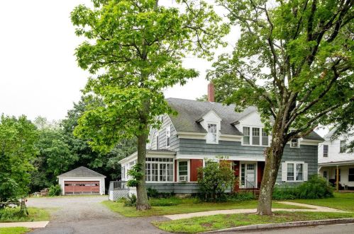 880 Portland St, Rochester, NH 03868-8411