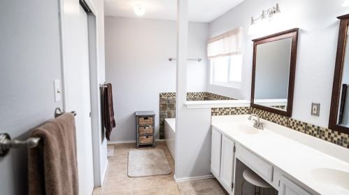 8113 Doe Mdw Dr, Austin TX  78749-2866 exterior