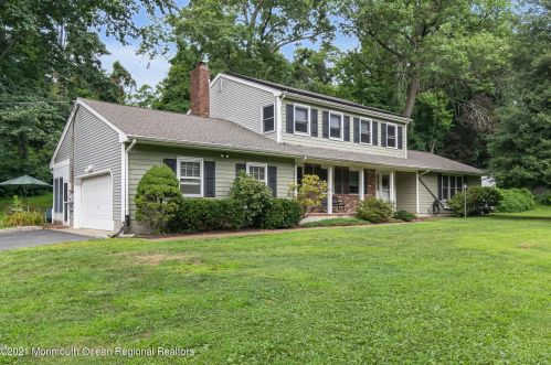 1 Navaho Way, Middletown, NJ 07748-3710